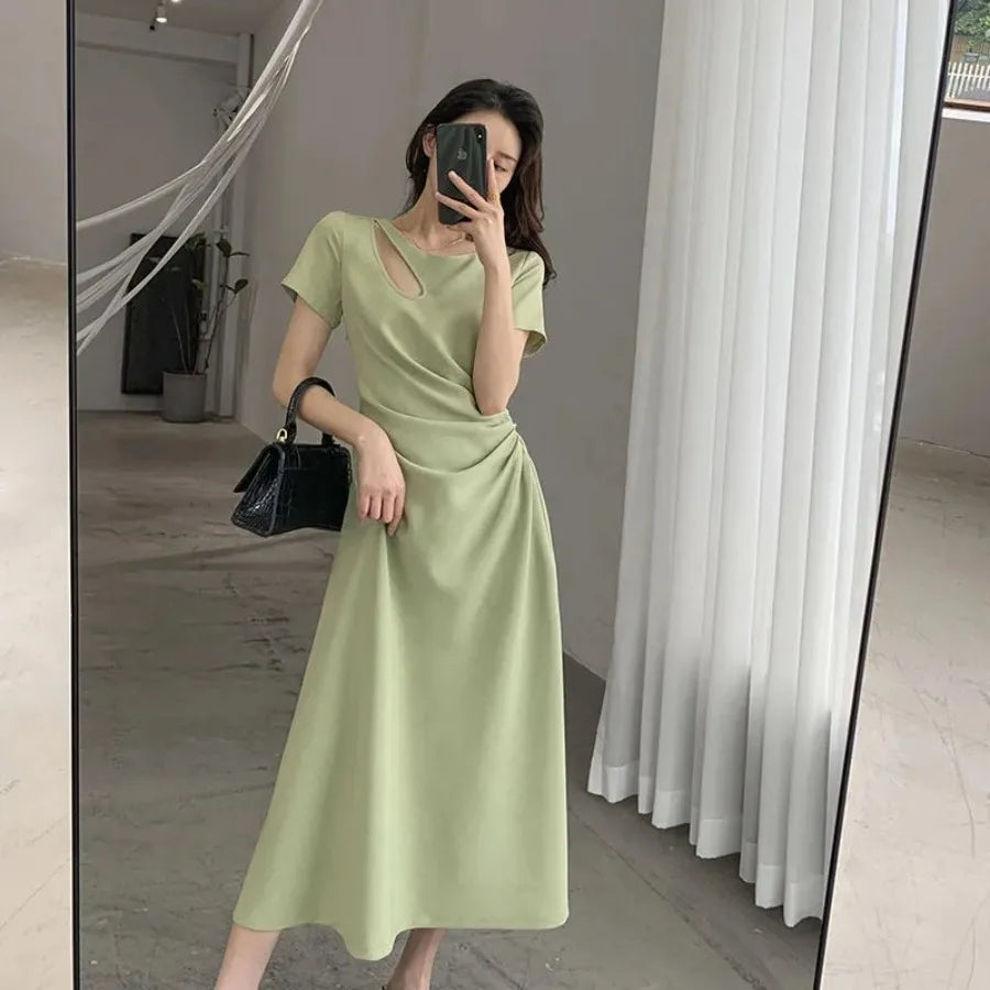 【New style】2026 summer new dress, women's hollow French temperament, slimming design, waist waist, Hepburn style long dress, su