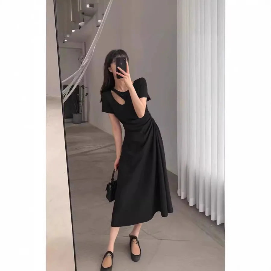 【New style】2026 summer new dress, women's hollow French temperament, slimming design, waist waist, Hepburn style long dress, su